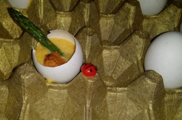 Benoit/ Warm egg custard, green asparagus, sea urchin