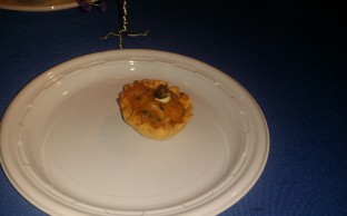 Loi Estiatorio/Salmon Tatare with chives , shallots, lemon and horseradish with yogurt dill sauce in phyllo cup